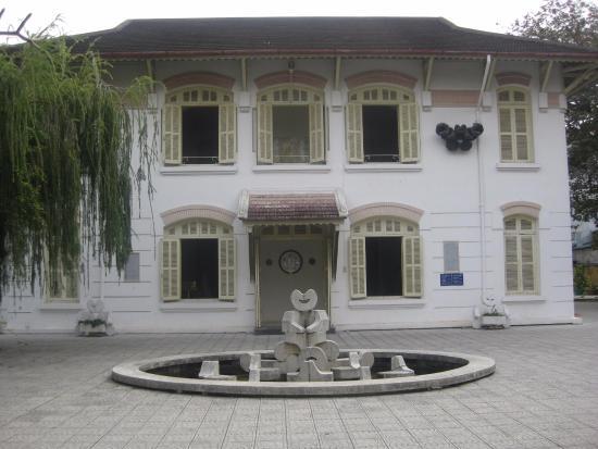 Diem Phung Thi Art Exhibition House
